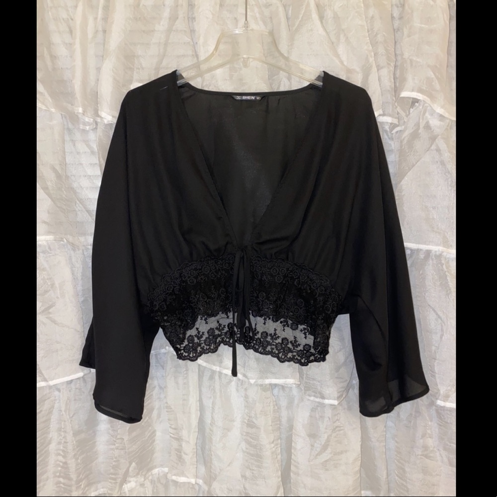SHEIN Lace Trim Crop Top